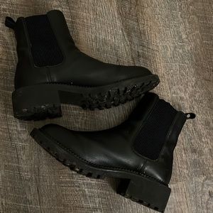 ASOS Chunky black Chelsea boots